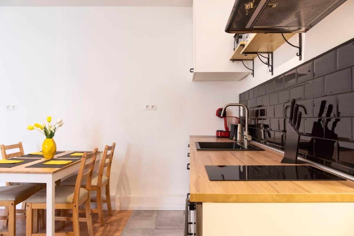 2 Bedroom In Great Location In Kreuzberg *