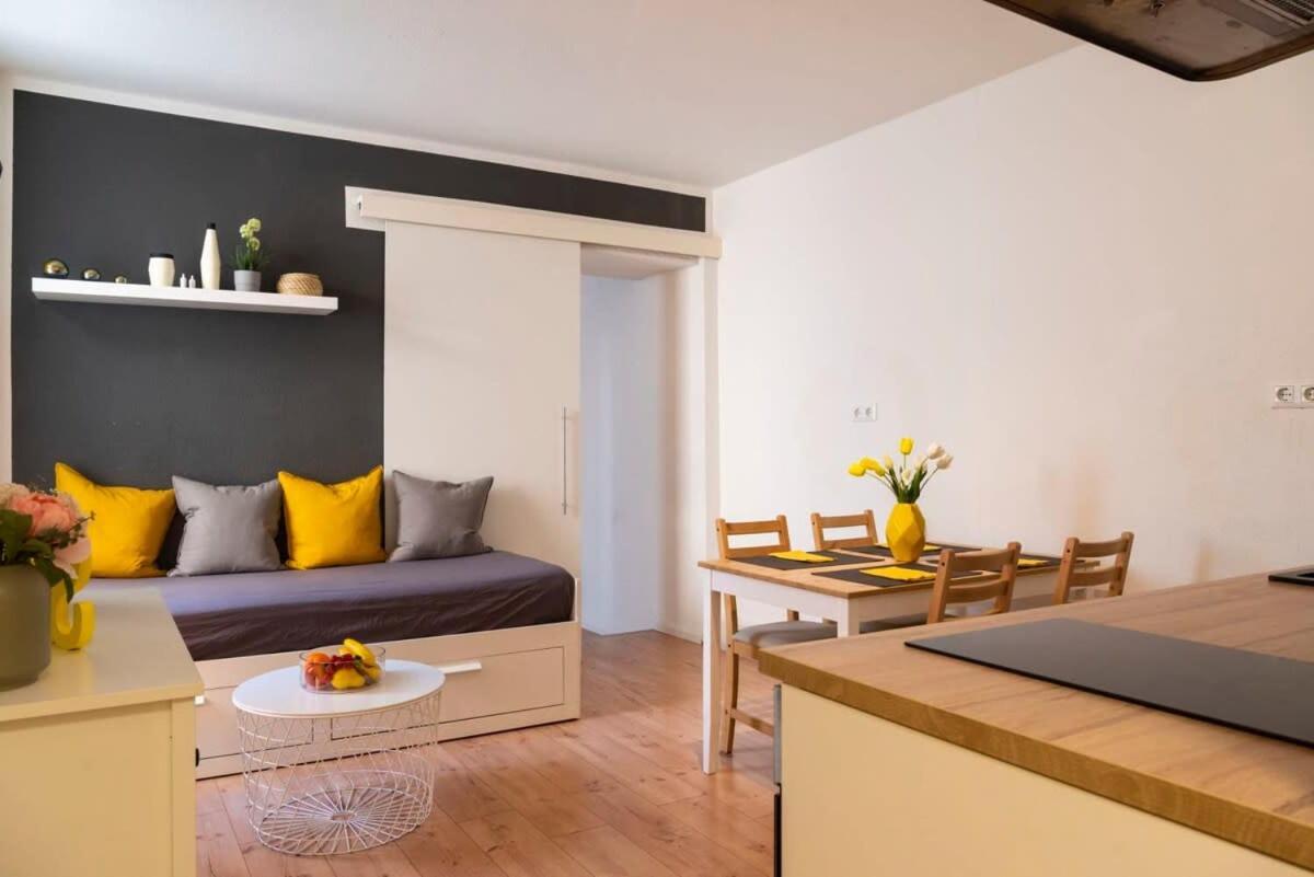2 Bedroom In Great Location In Kreuzberg Apartamento Berlim
